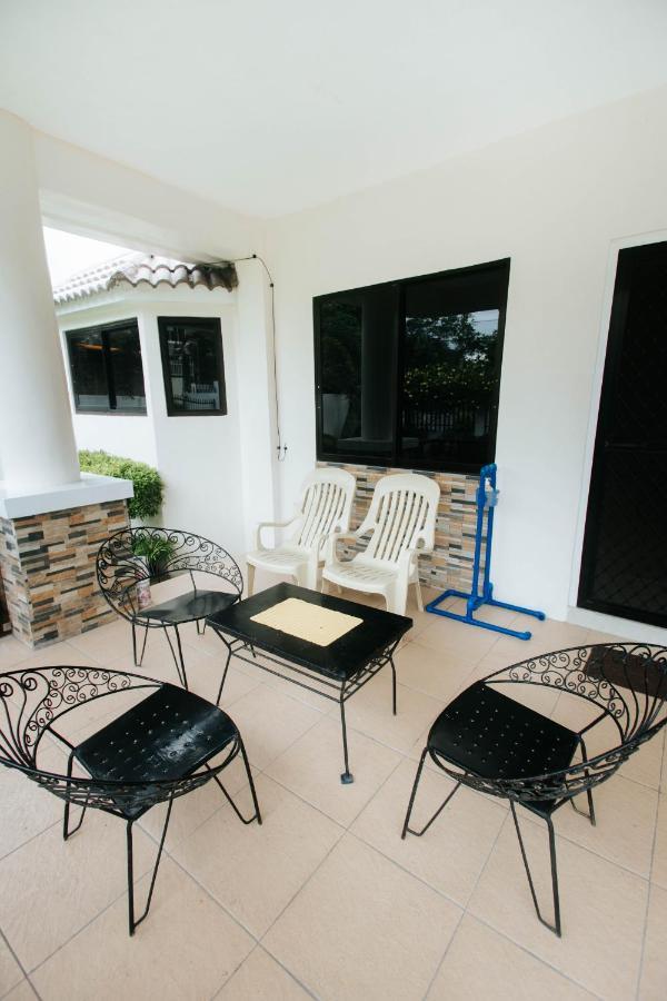 Bahay Ni Kikay Vacation Rental - Wifi Included 제너럴 산토스 외부 사진